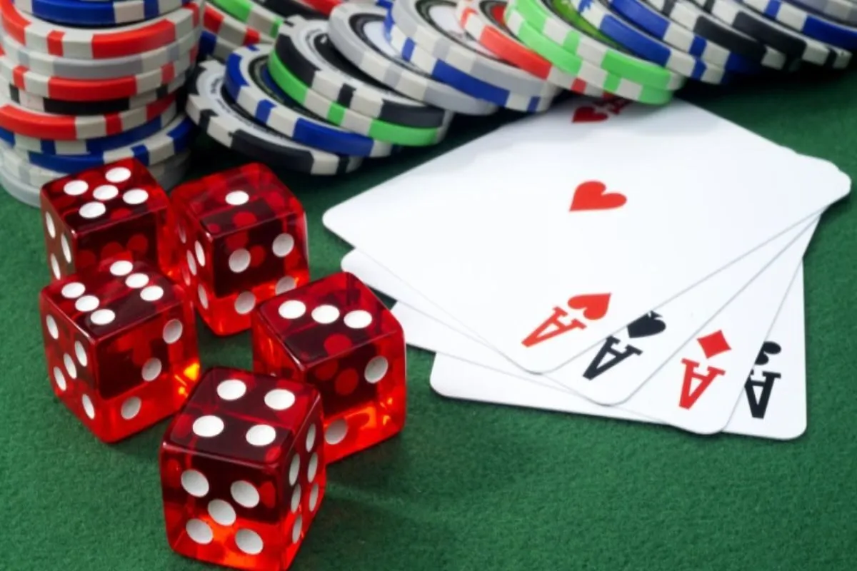 bao nhiêu tuổi thì đủ tuổi tham gia chơi game bài